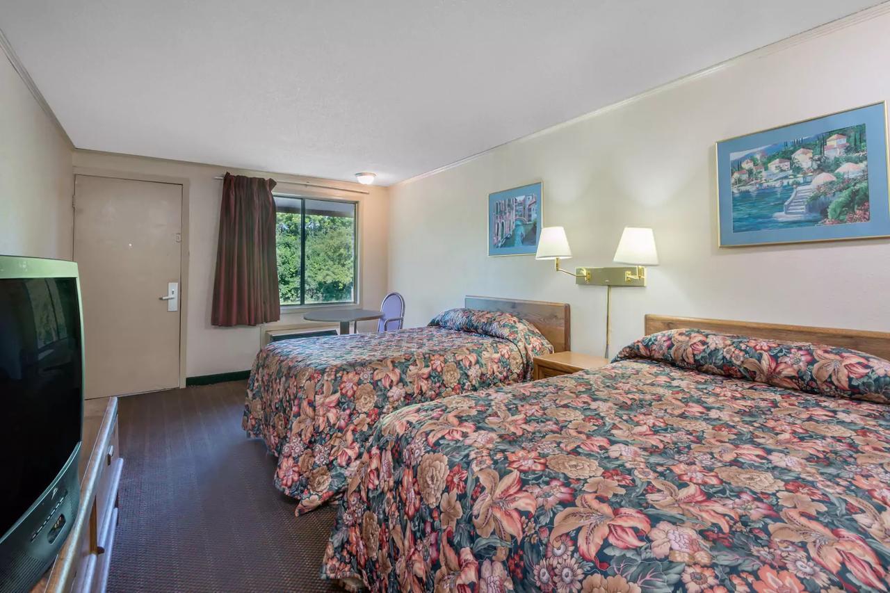 Knights Inn Columbus/Franklinton Esterno foto